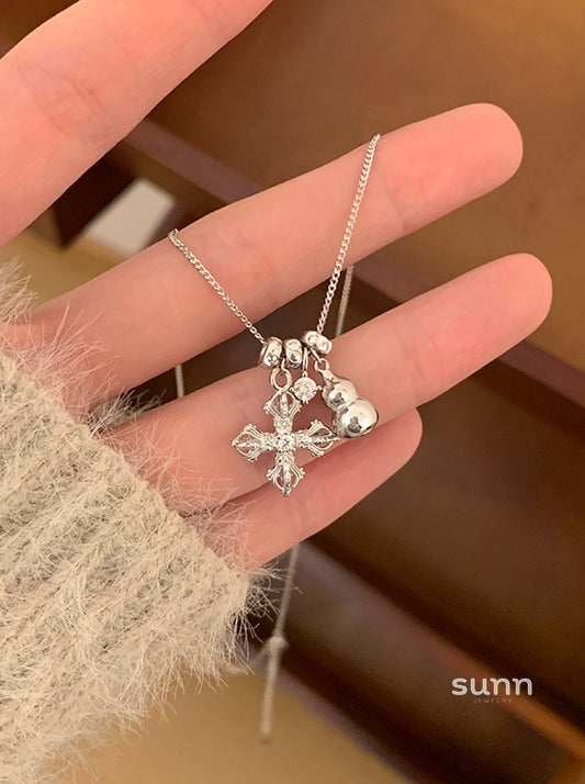 Amyla Sterling Silver Gourd Pendant Necklace [H8WIJBB0]