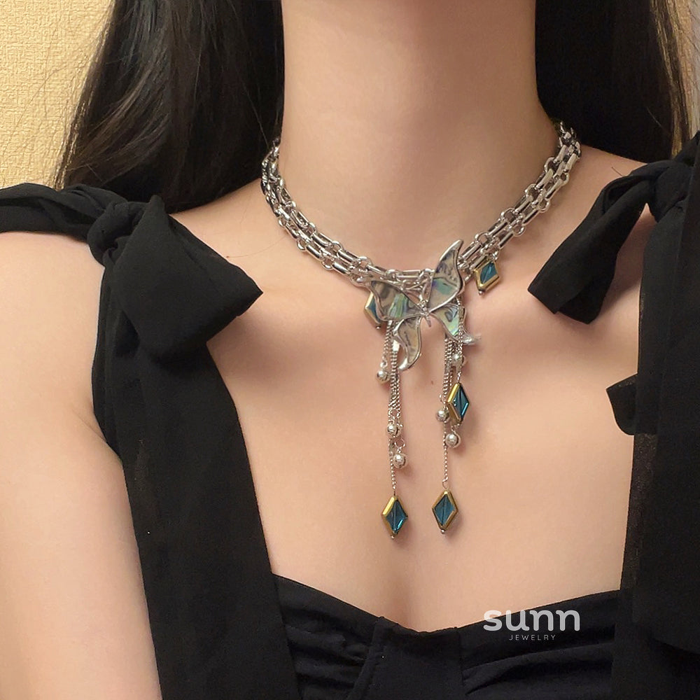 Amylah Chinoiserie Butterfly Necklace [KGD5PGRB]