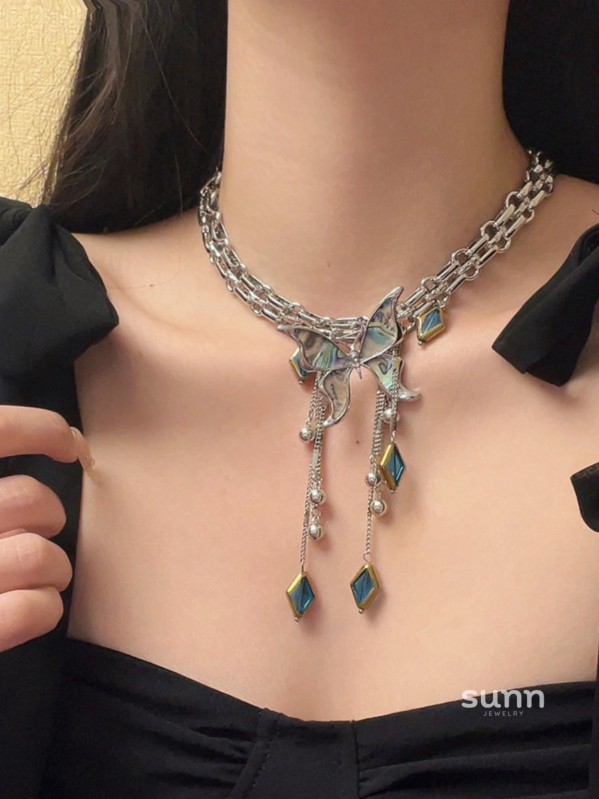 Amylah Chinoiserie Butterfly Necklace [A1ZBUGIG]