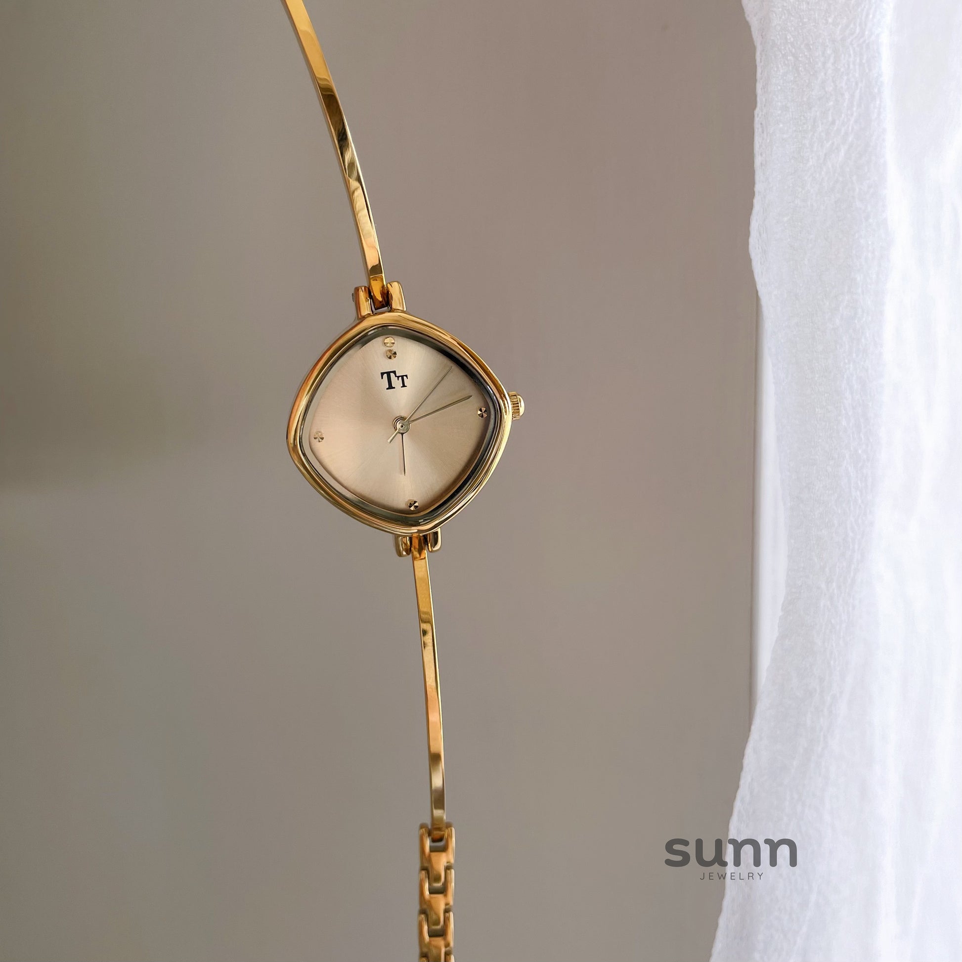 Anabel Petite Bracelet Watch [1O6DJHHY]