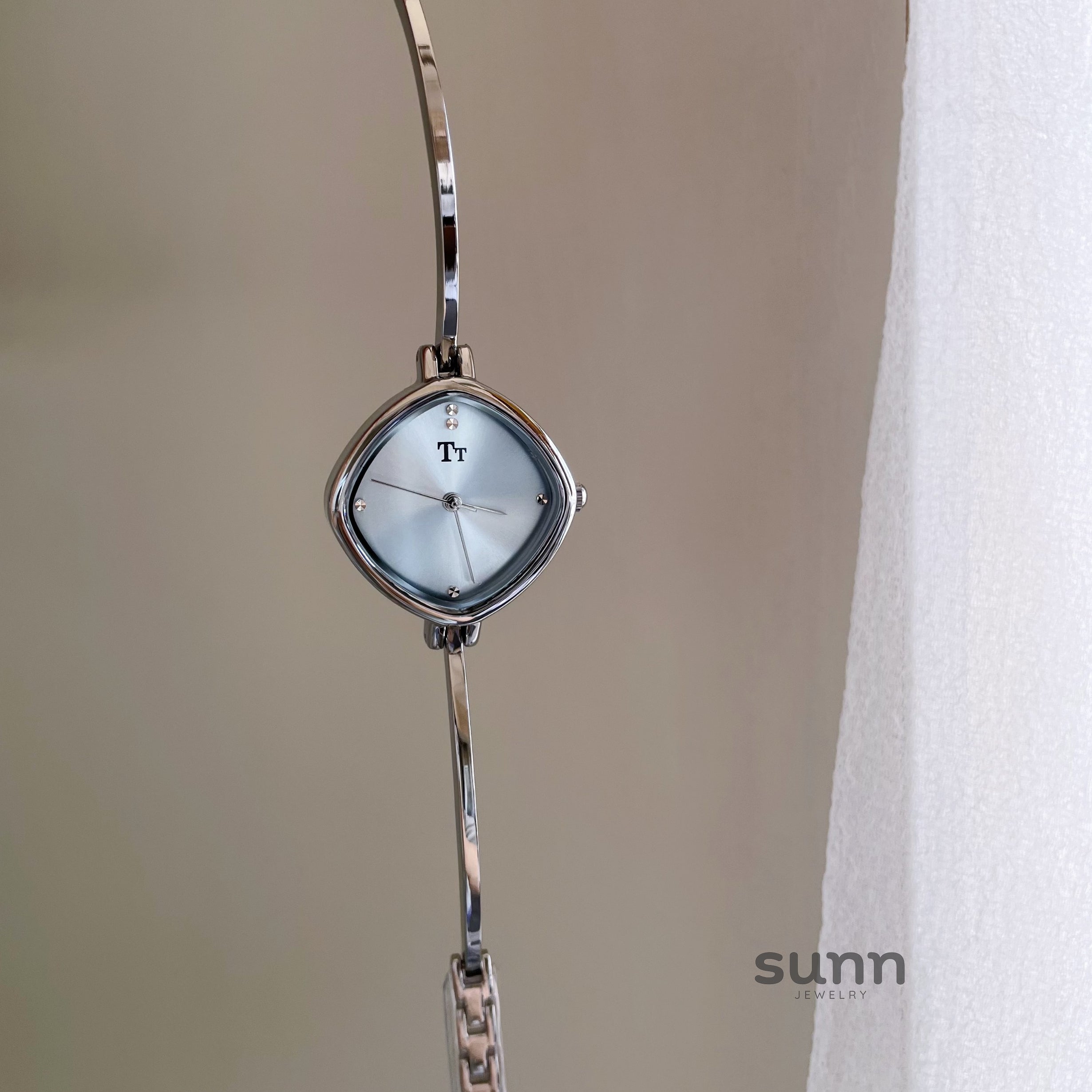 Anabel Petite Bracelet Watch [VWFRU7KN]