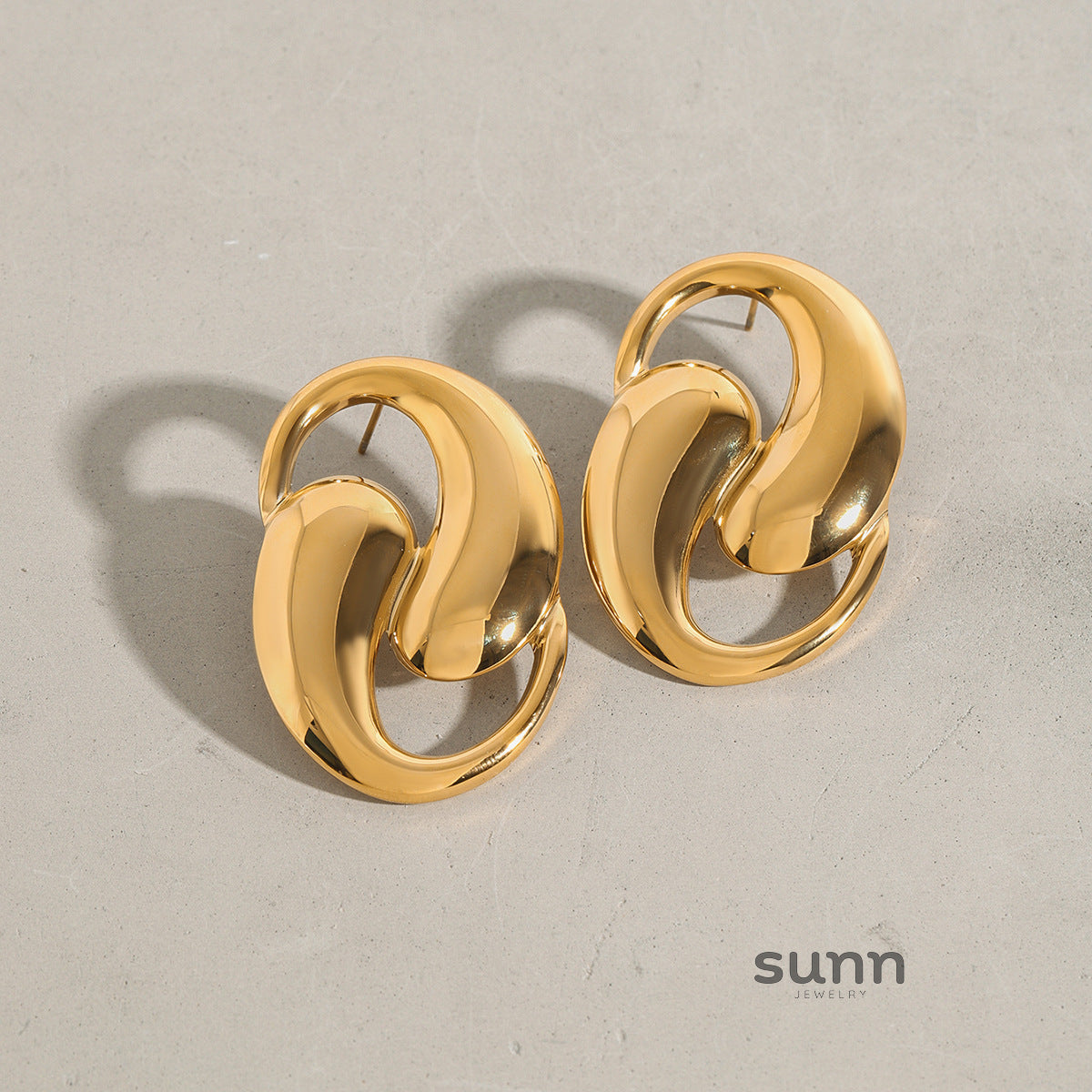 Anabella Cross Hoop Earrings [RTJI4C8N]