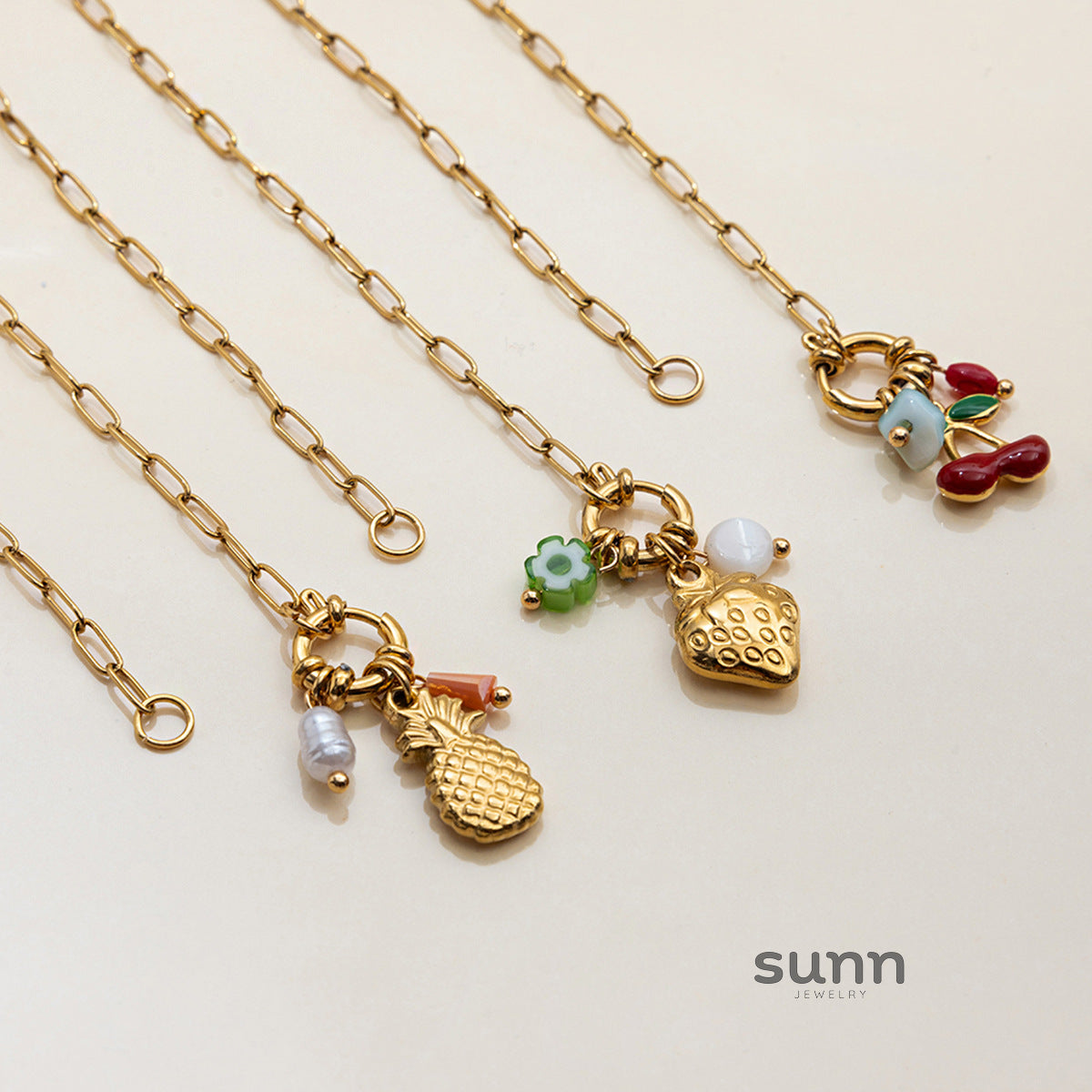 Anaelle Pearl Strawberry Necklace [DUJ8WWKL]