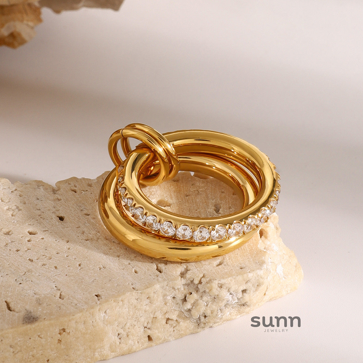 Anai Dainty Stackable Ring [MYGNKLAS]