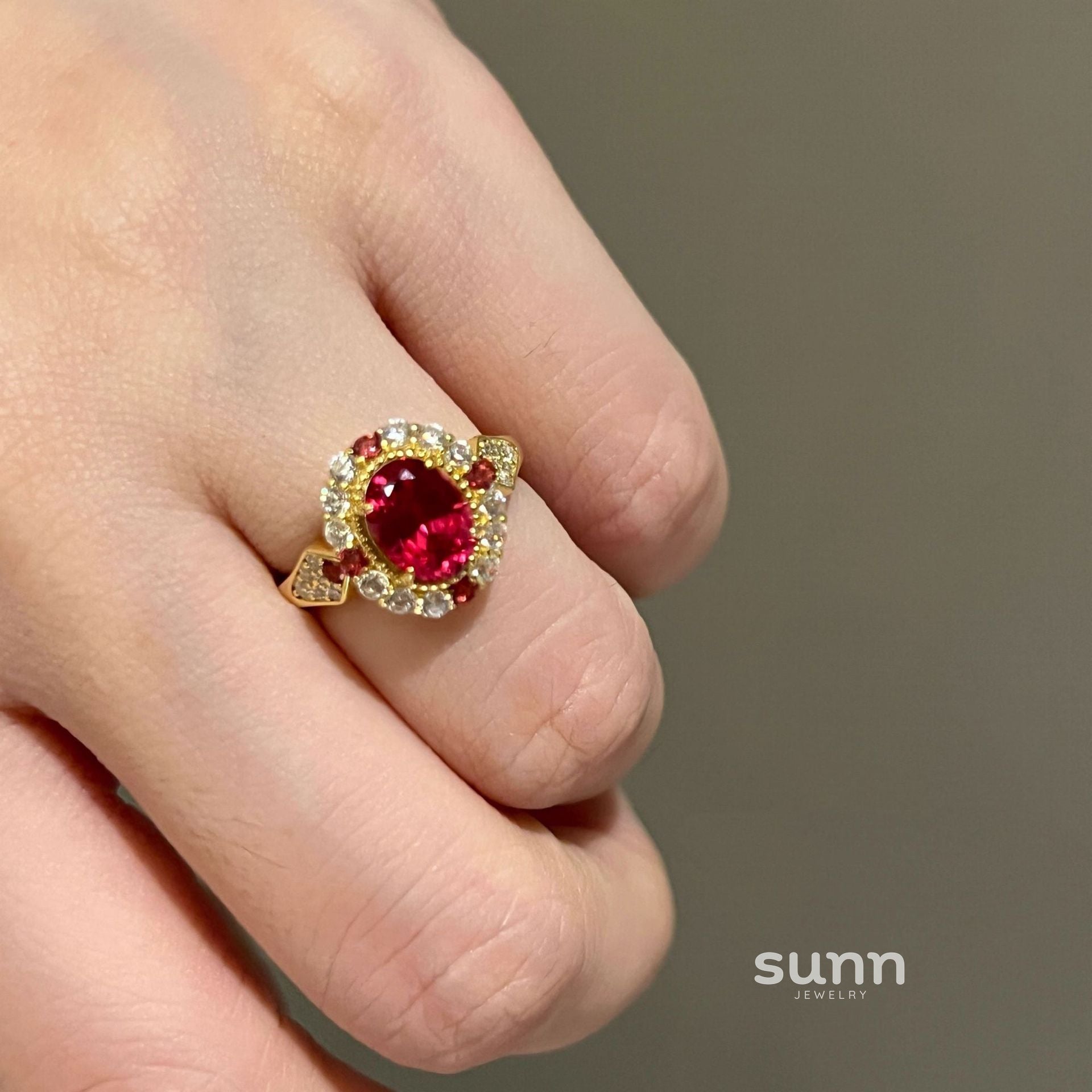 Anai Ruby Elegance Jewelry Set [I4JUYD9J]