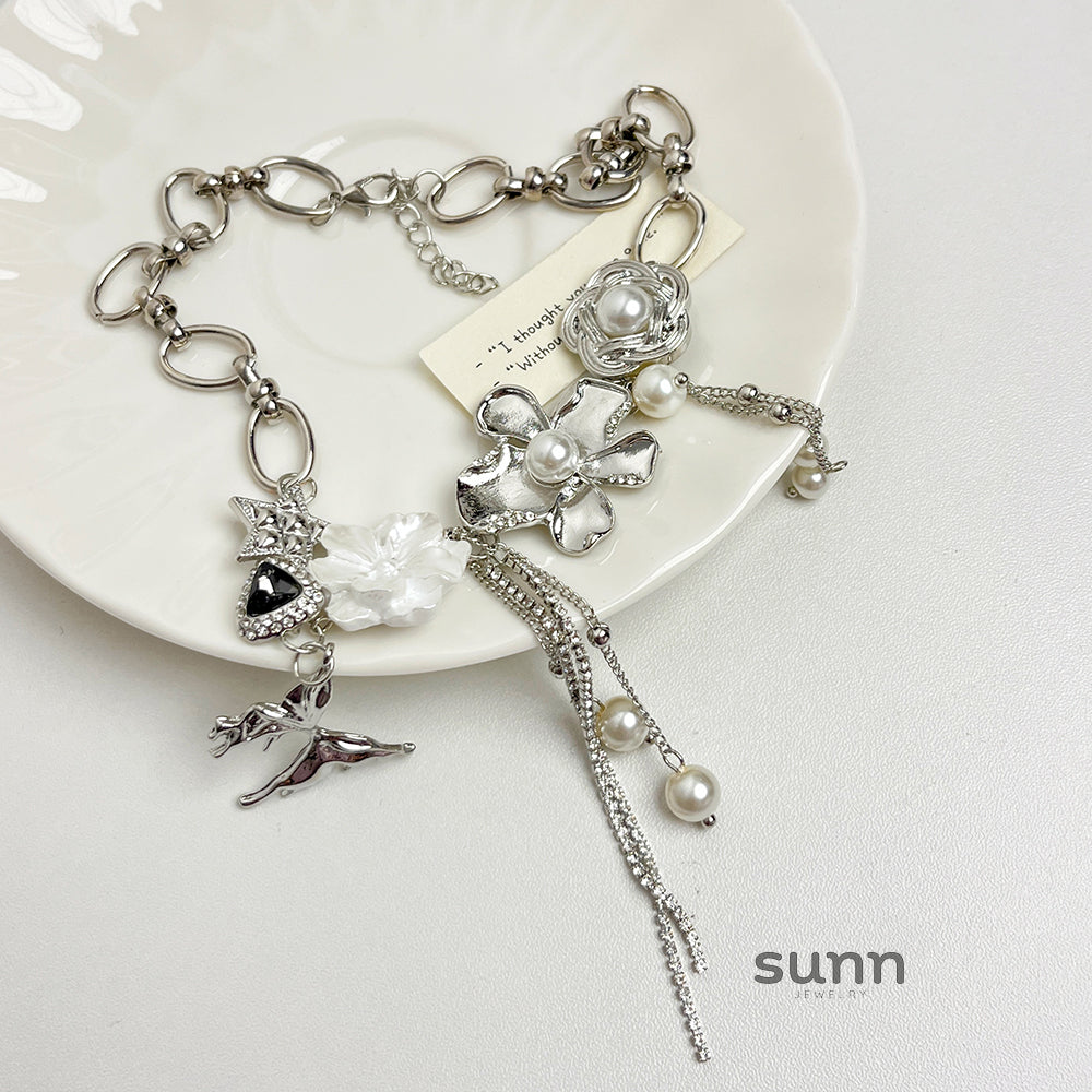 Anaiyah Pearl Butterfly Choker [FYVIAJ3M]