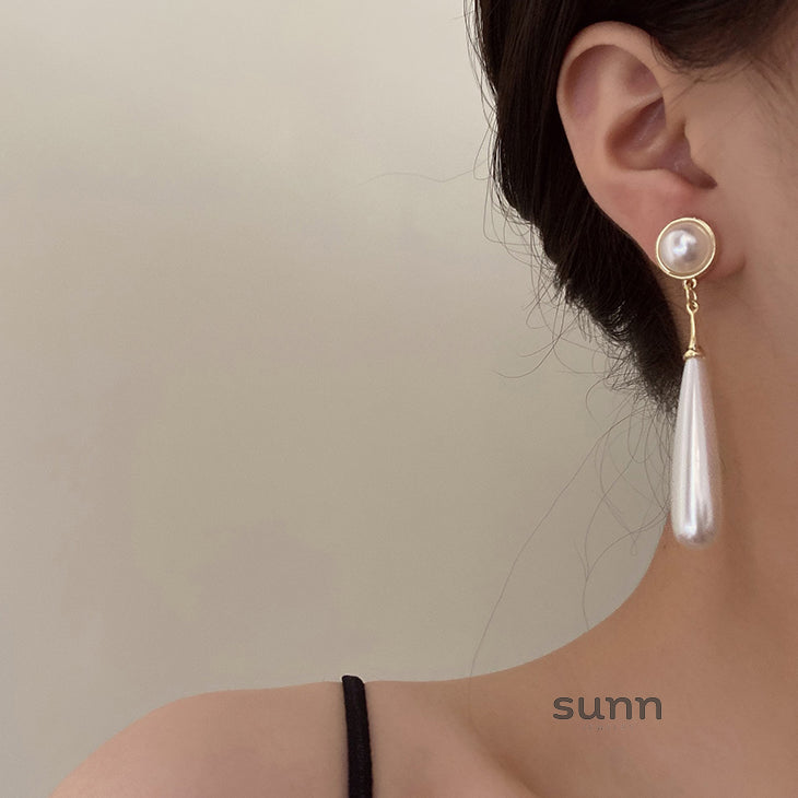 Analee Golden Pearl Drop Earrings [RZAG7ZJD]