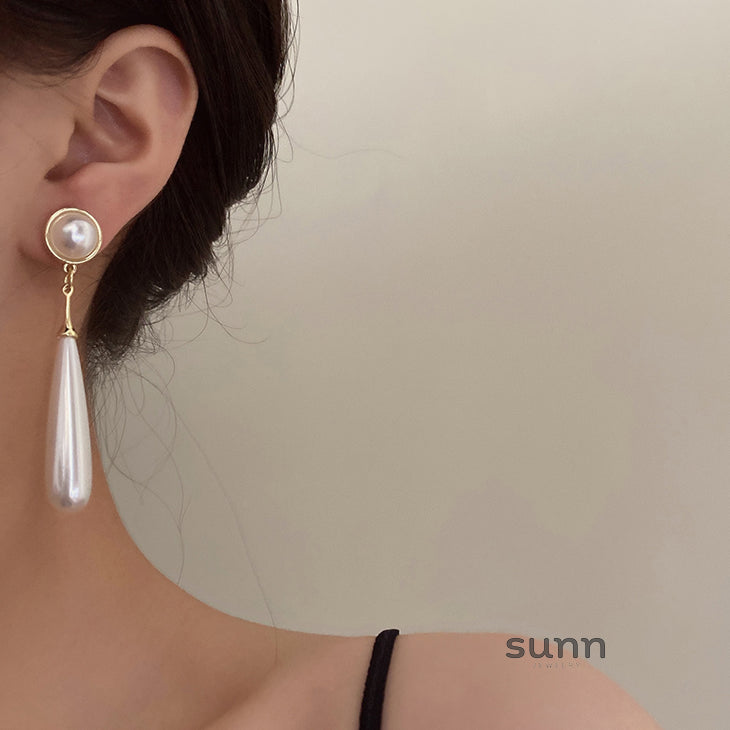 Analee Golden Pearl Drop Earrings [CAKDDD0Z]