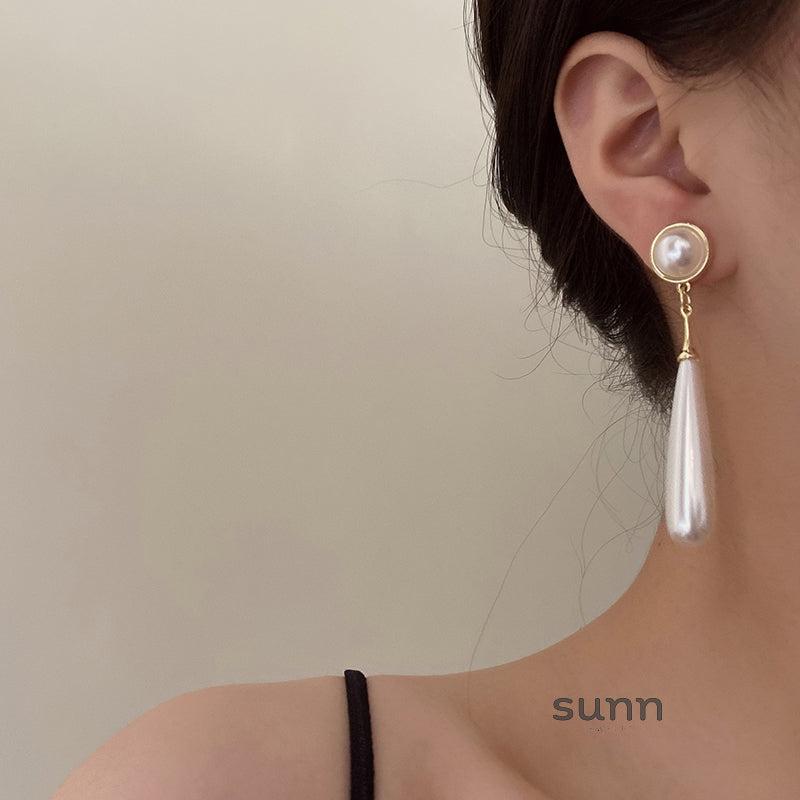 Analee Golden Pearl Drop Earrings [2XYZ8UYM]