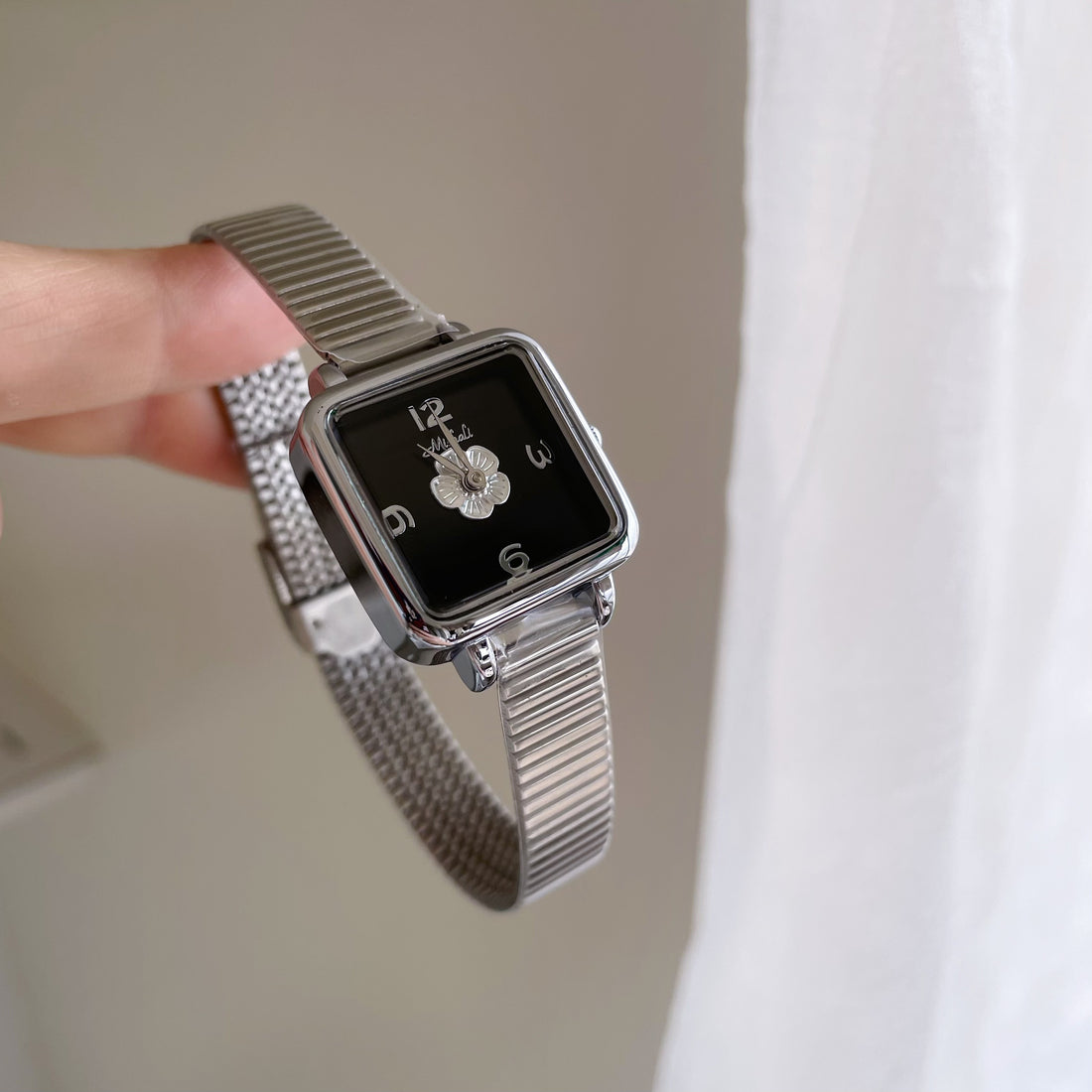 Analeigha Camellia Bracelet Watch [KGGOZ4ZI]