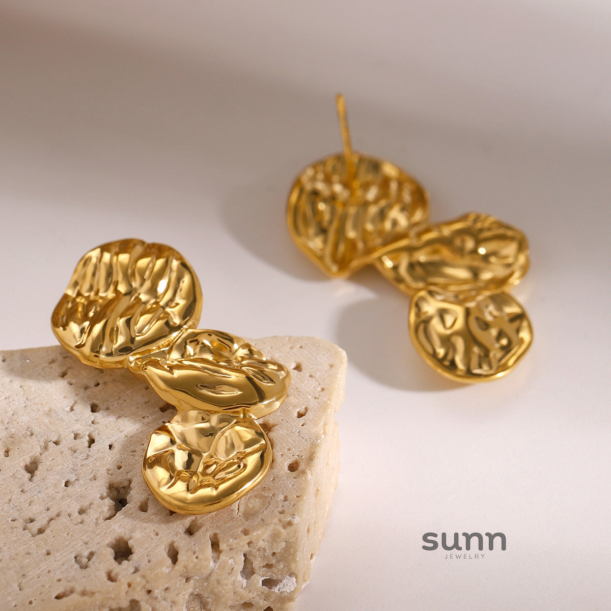 Analeigha Floral Statement Earrings [DZNTRM0M]