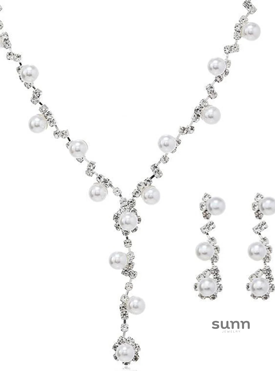 Analiyah Pearl Tassel Necklace Set