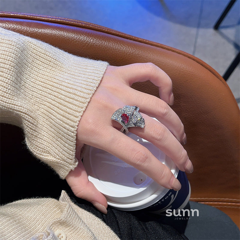 Anari Ruby Leaf Open Ring [OUEPYVRO]