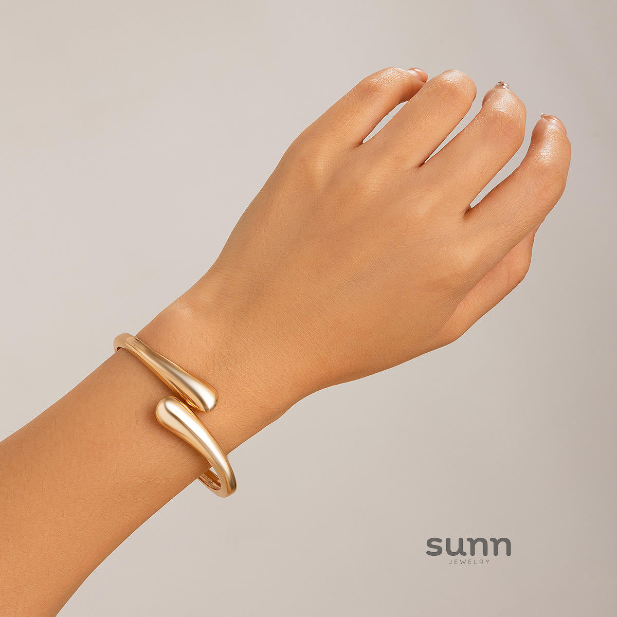 Anasofia Waterdrop Cuff Bracelet [DHZ3J0MF]