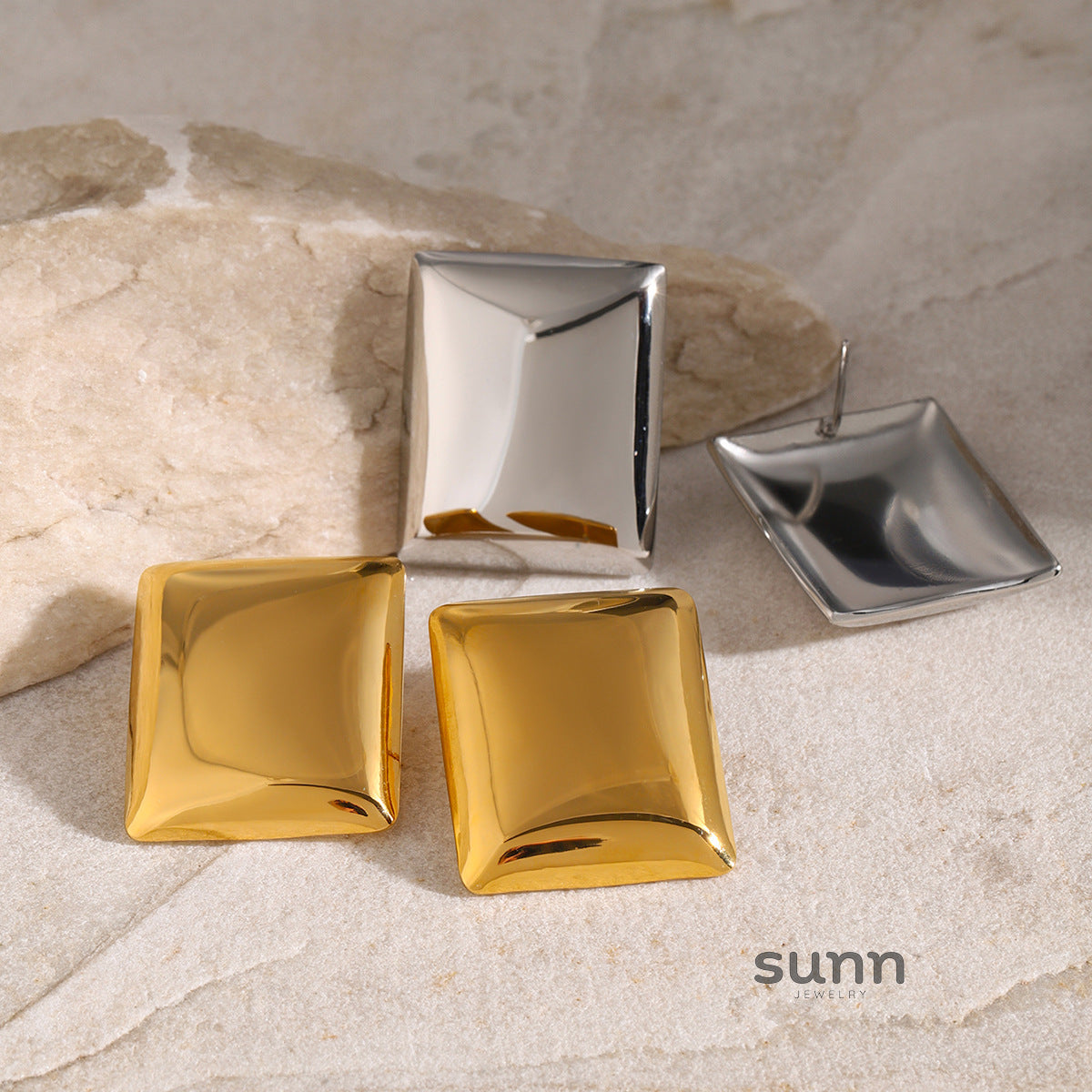 Anastazia Sleek Gold Earrings [3UCG7V9F]