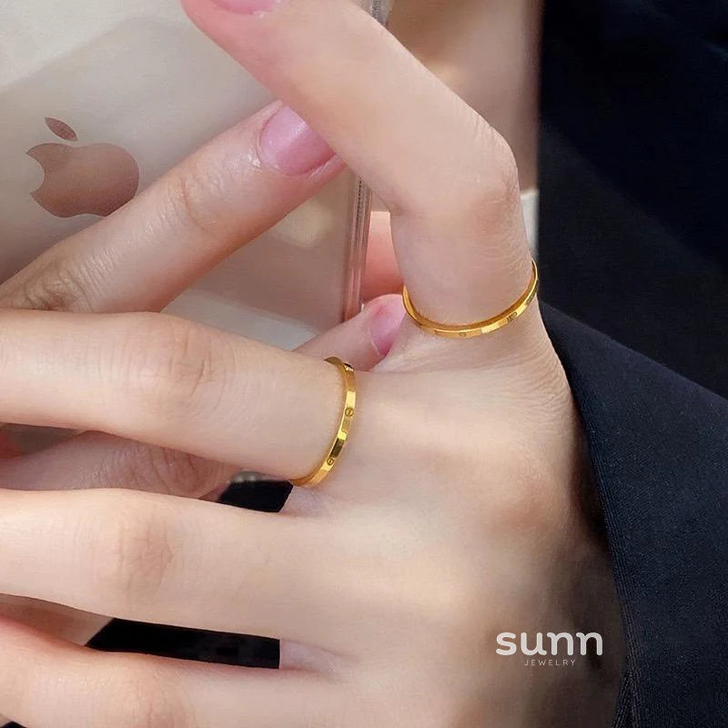 Anastazja Polished Band Ring