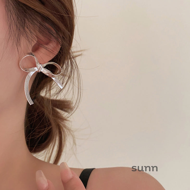 Anayla French Bow Dangle Earrings [DJQP6RX4]