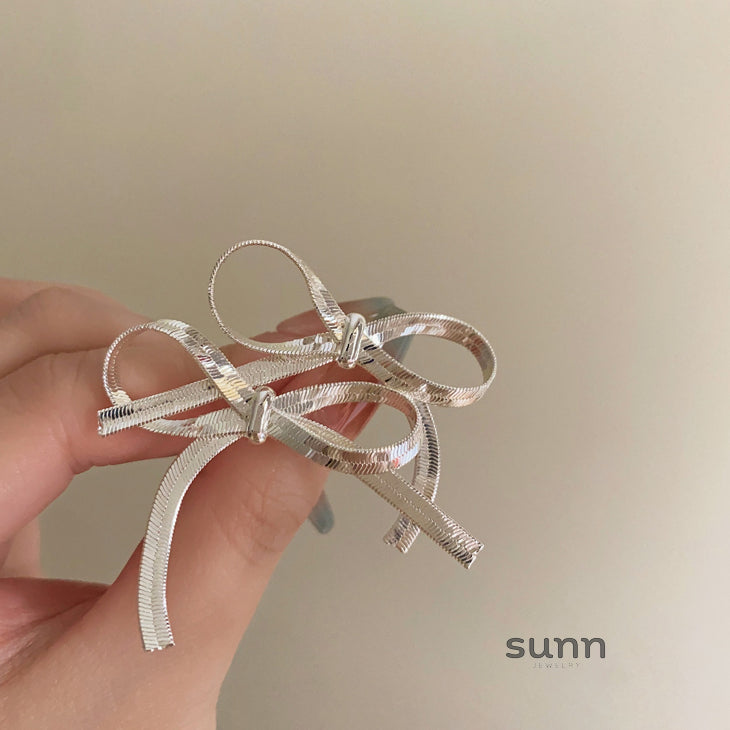 Anayla French Bow Dangle Earrings [1MDTQB6B]