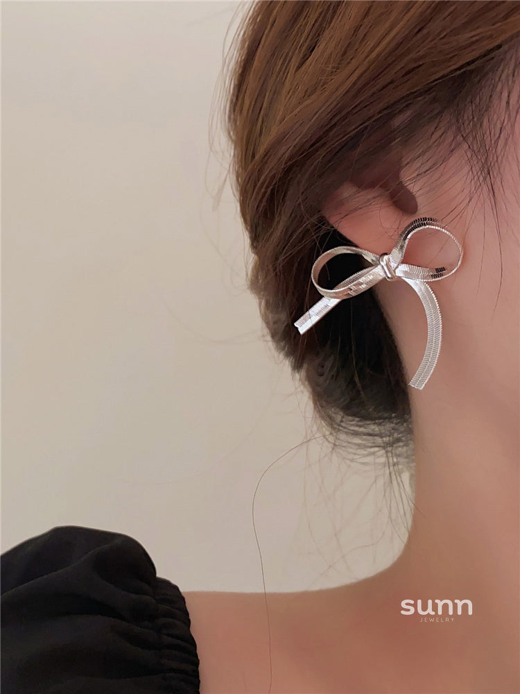 Anayla French Bow Dangle Earrings [N953BV4L]