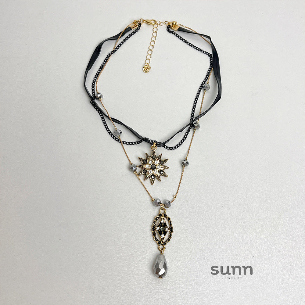 Andi Regal Heart Choker Necklace [DA56K6V3]