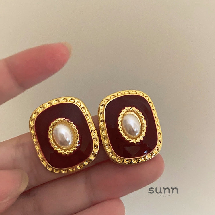 Andra Geometric Pearl Earrings [IPETFX1T]