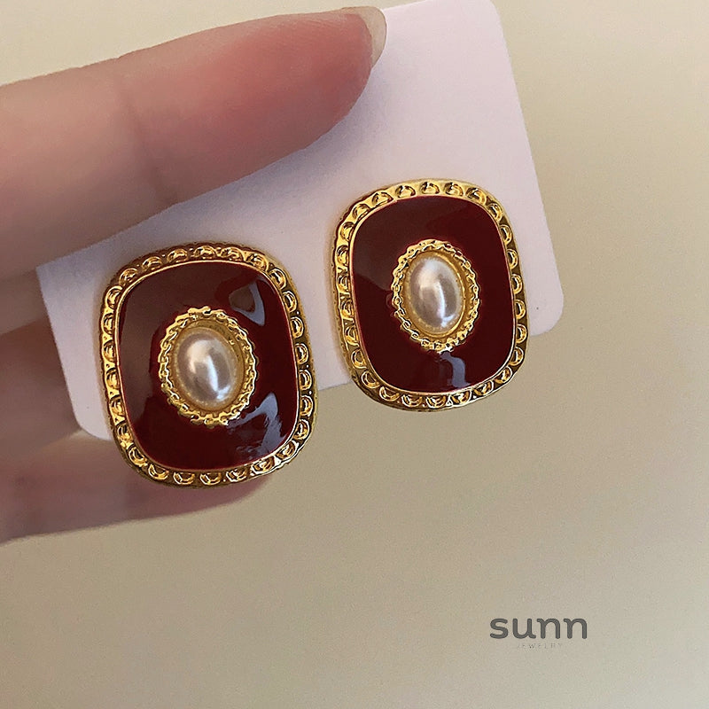 Andra Geometric Pearl Earrings [KT1E3RGD]