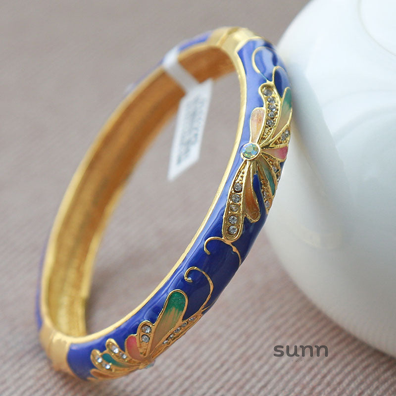 Angel Pave Open Cuff Bracelet [W94I64L4]