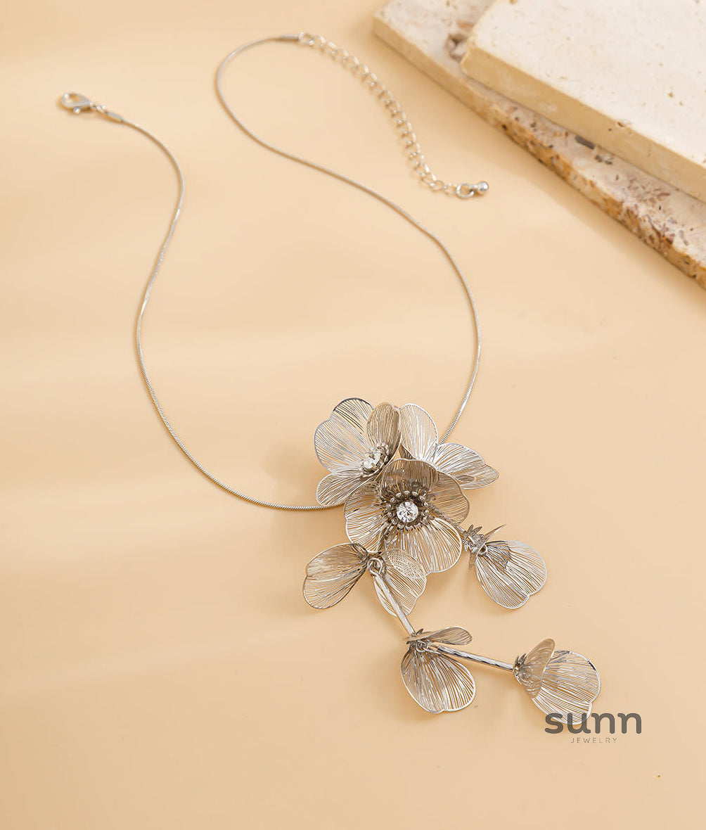 Angelica Ginkgo Blossom Necklace [1ONKPB3J]
