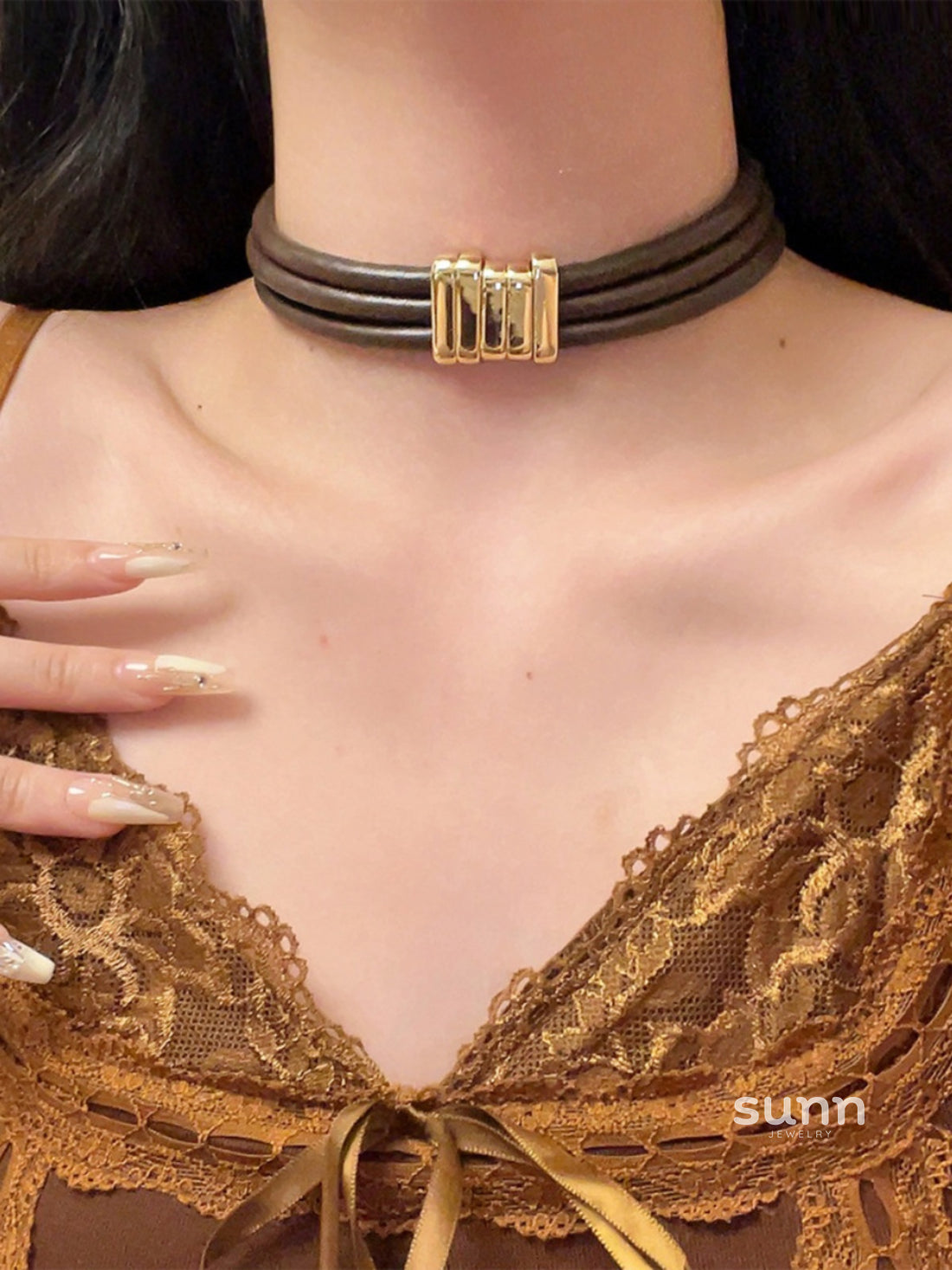 Angelina Layered Leather Choker [1P17DNB1]