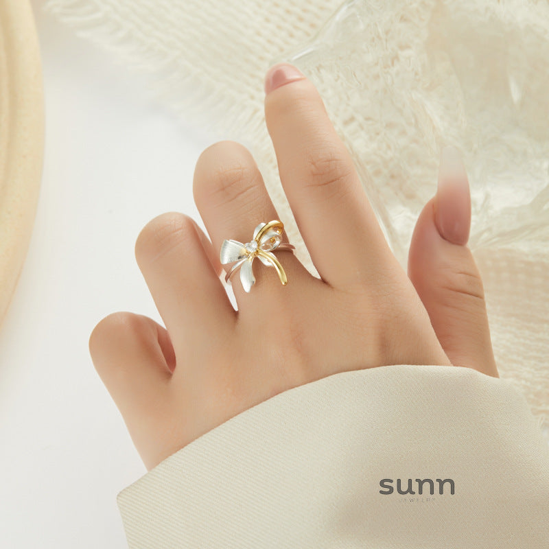 Ania Two-Tone Bow Ring [YDU54CNV]