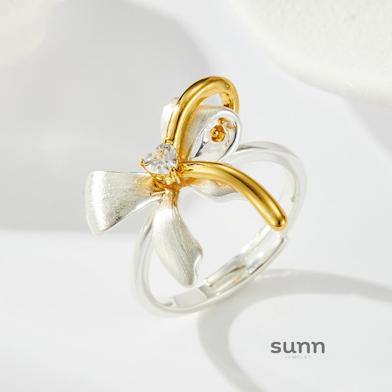 Ania Two-Tone Bow Ring [ZHT2UX8O]