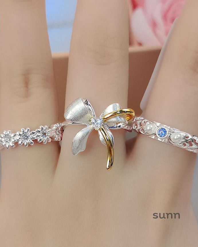 Ania Two-Tone Bow Ring [IKY4SK5T]