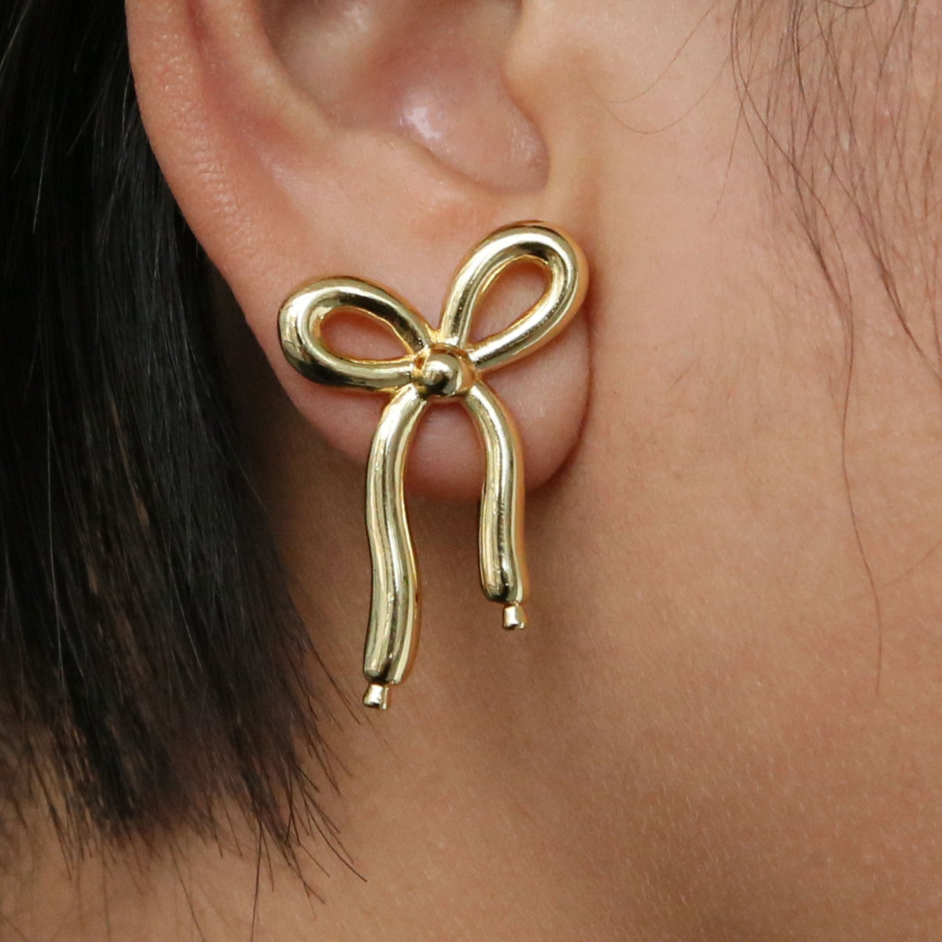 Anistyn Gold Bubbled Butterfly Earrings [HKOI5DHA]