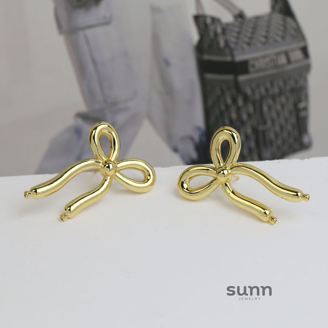 Anistyn Gold Bubbled Butterfly Earrings [HKOI5DHA]