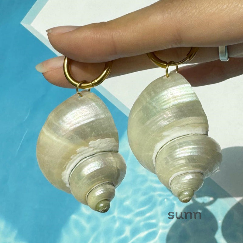 Anistyn Spiral Conch Earrings [4F81GLWI]