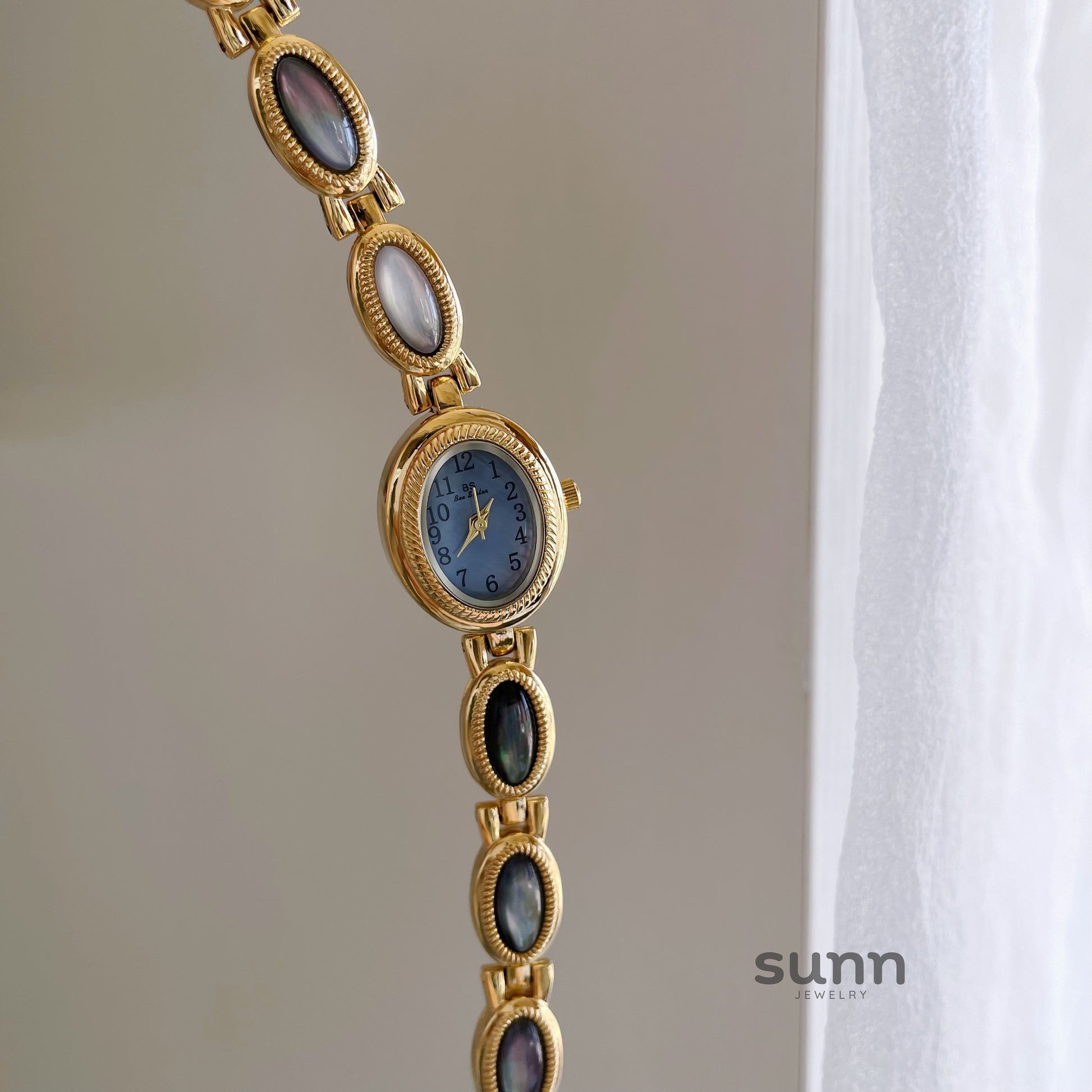 Aniya Mist Pearl Bracelet Watch [XAH6OWF1]