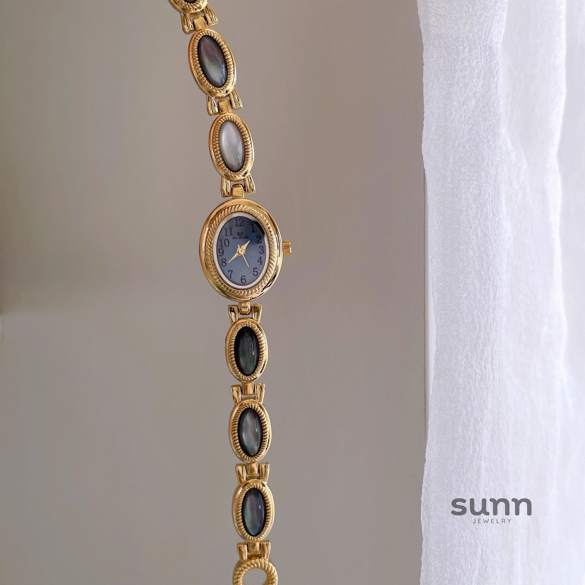 Aniya Mist Pearl Bracelet Watch [CVRGUXB6]