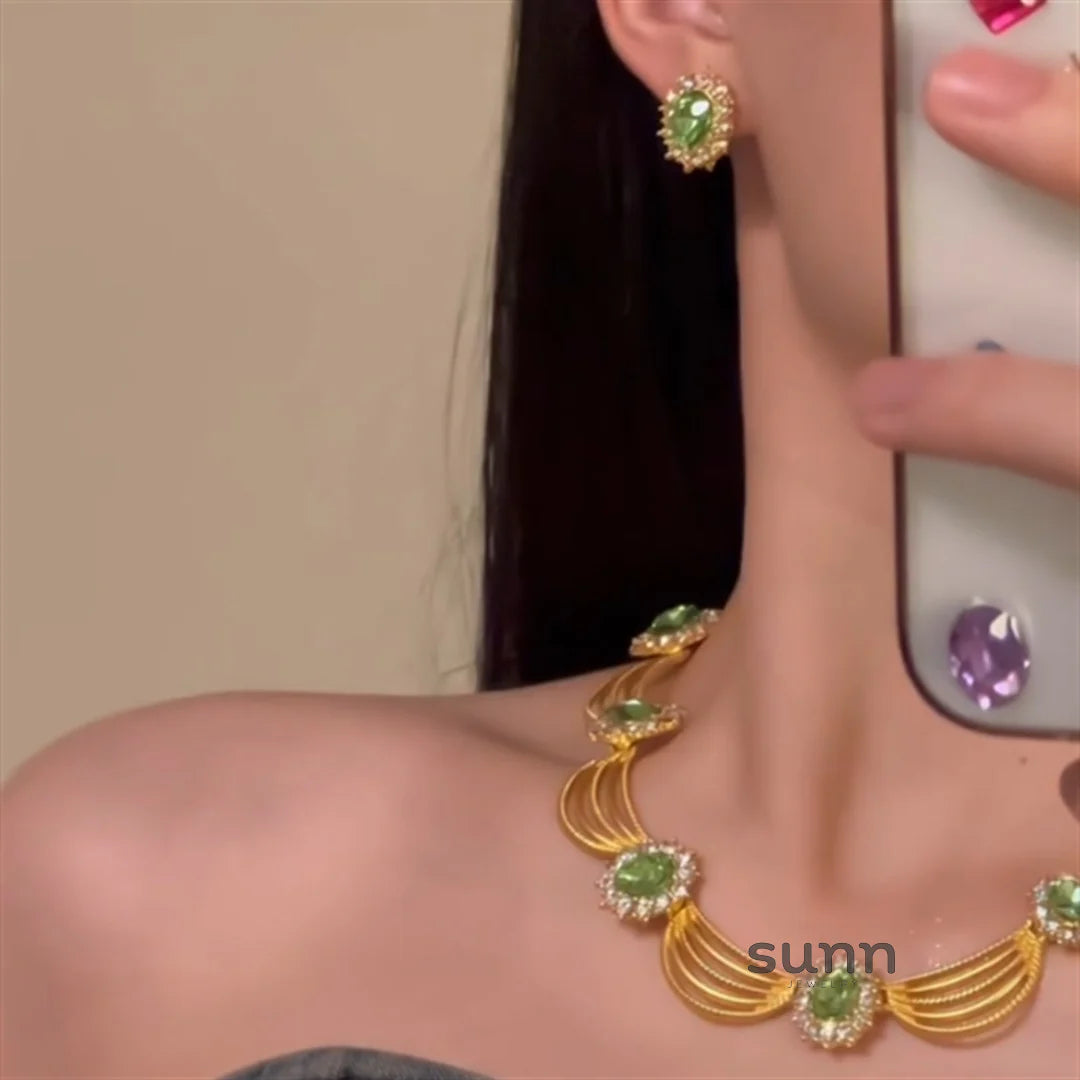 Aniyla Crystal Ornate Choker