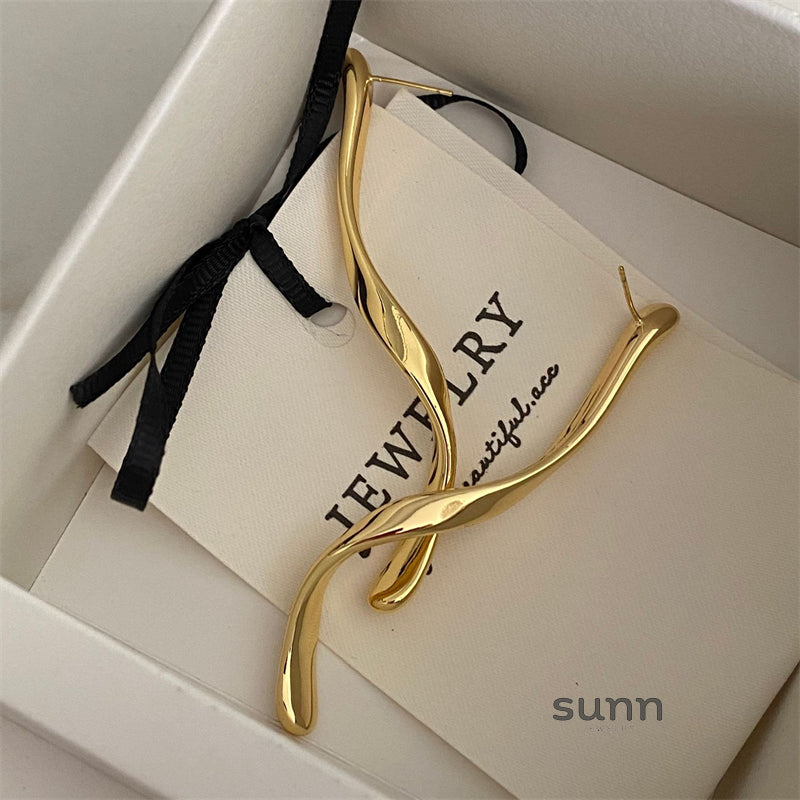 Ann Minimalist Curved Earrings [L060GFHR]