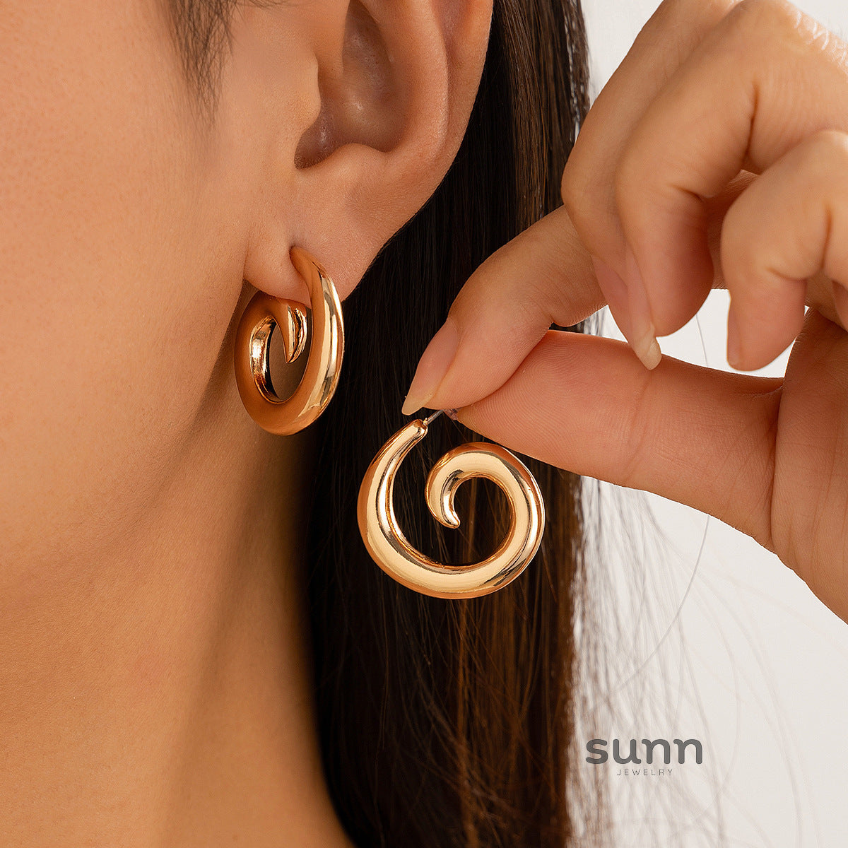 Ann Ocean-Inspired Spiral Earrings [I35XK8TS]
