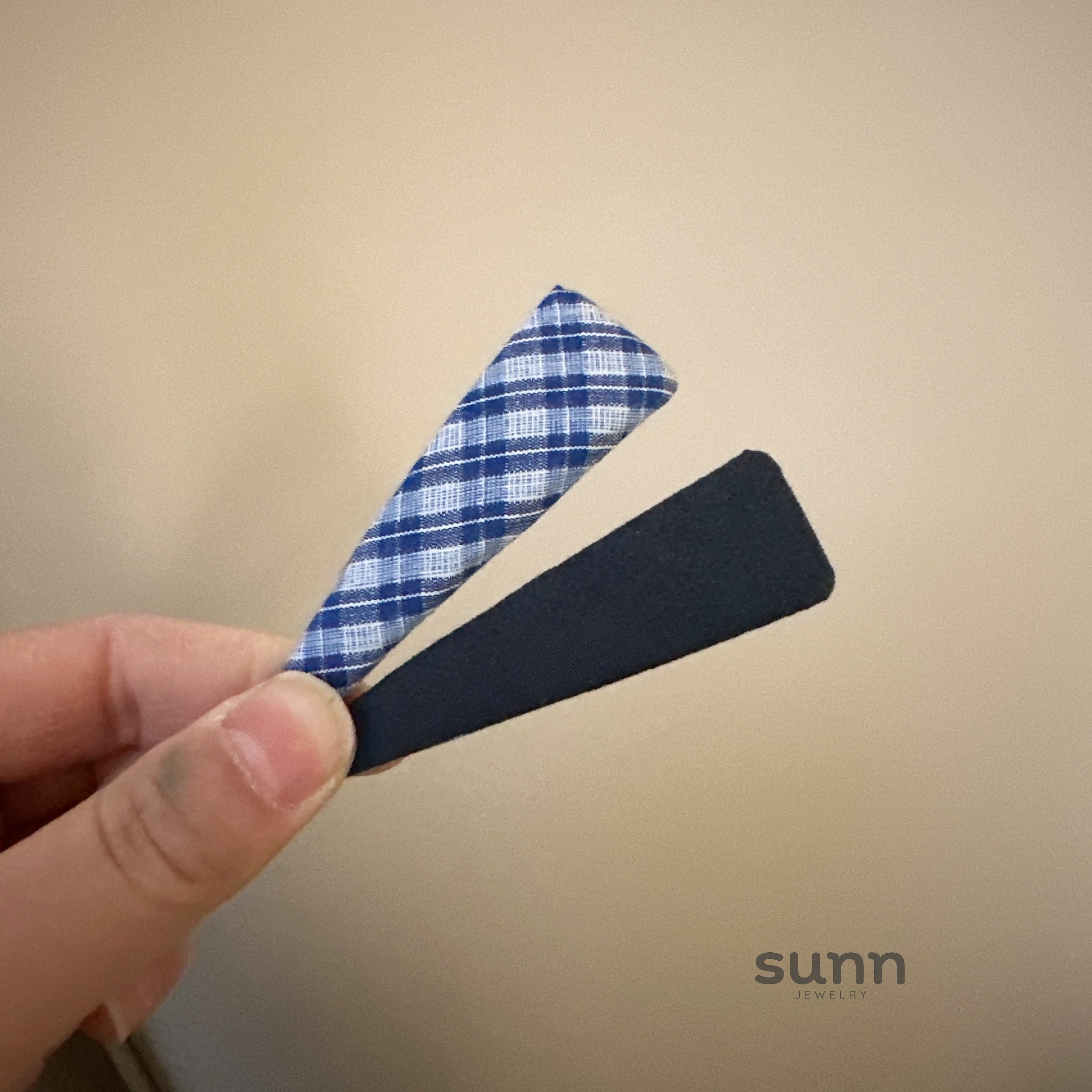 Annah Plaid Fabric Hair Clip [AYW23VUU]