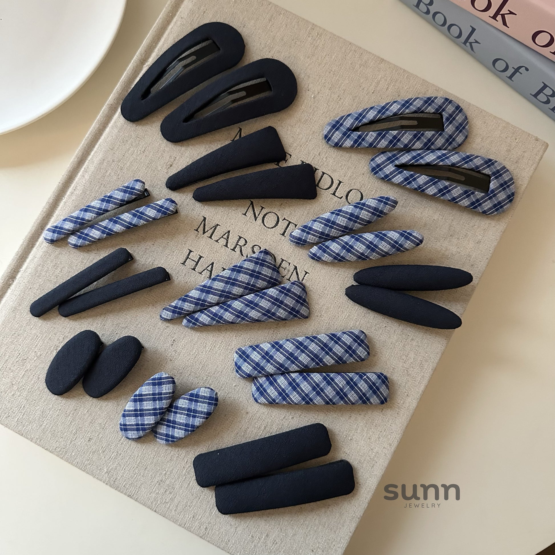 Annah Plaid Fabric Hair Clip [V9VRA51Y]