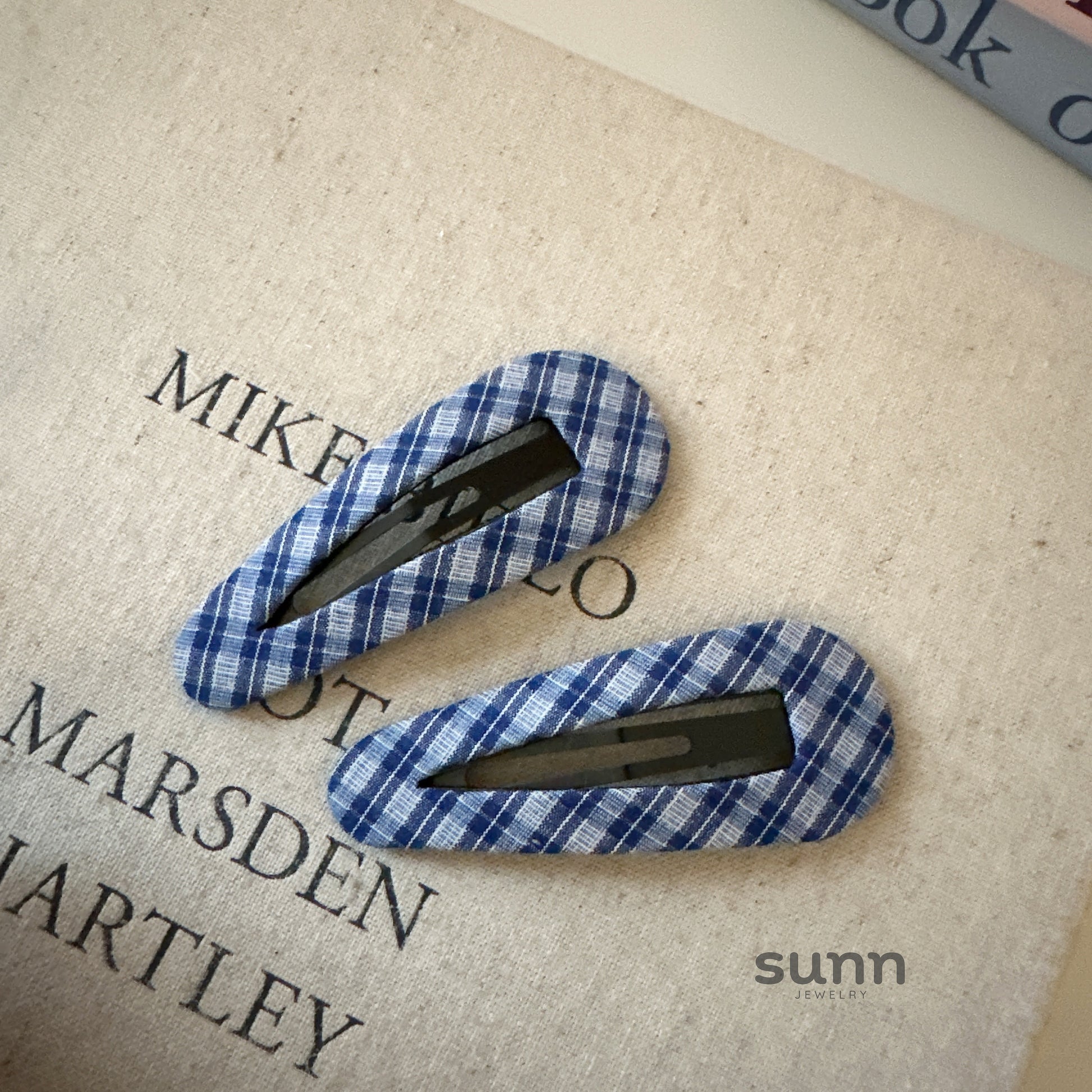 Annah Plaid Fabric Hair Clip [QR7CT4SI]