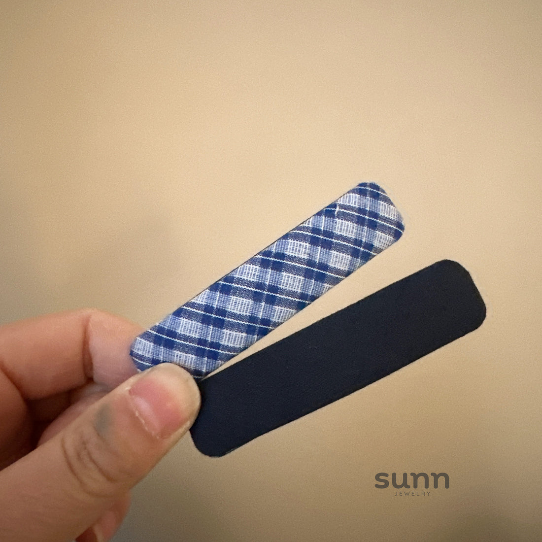 Annah Plaid Fabric Hair Clip [SEL0OP8R]