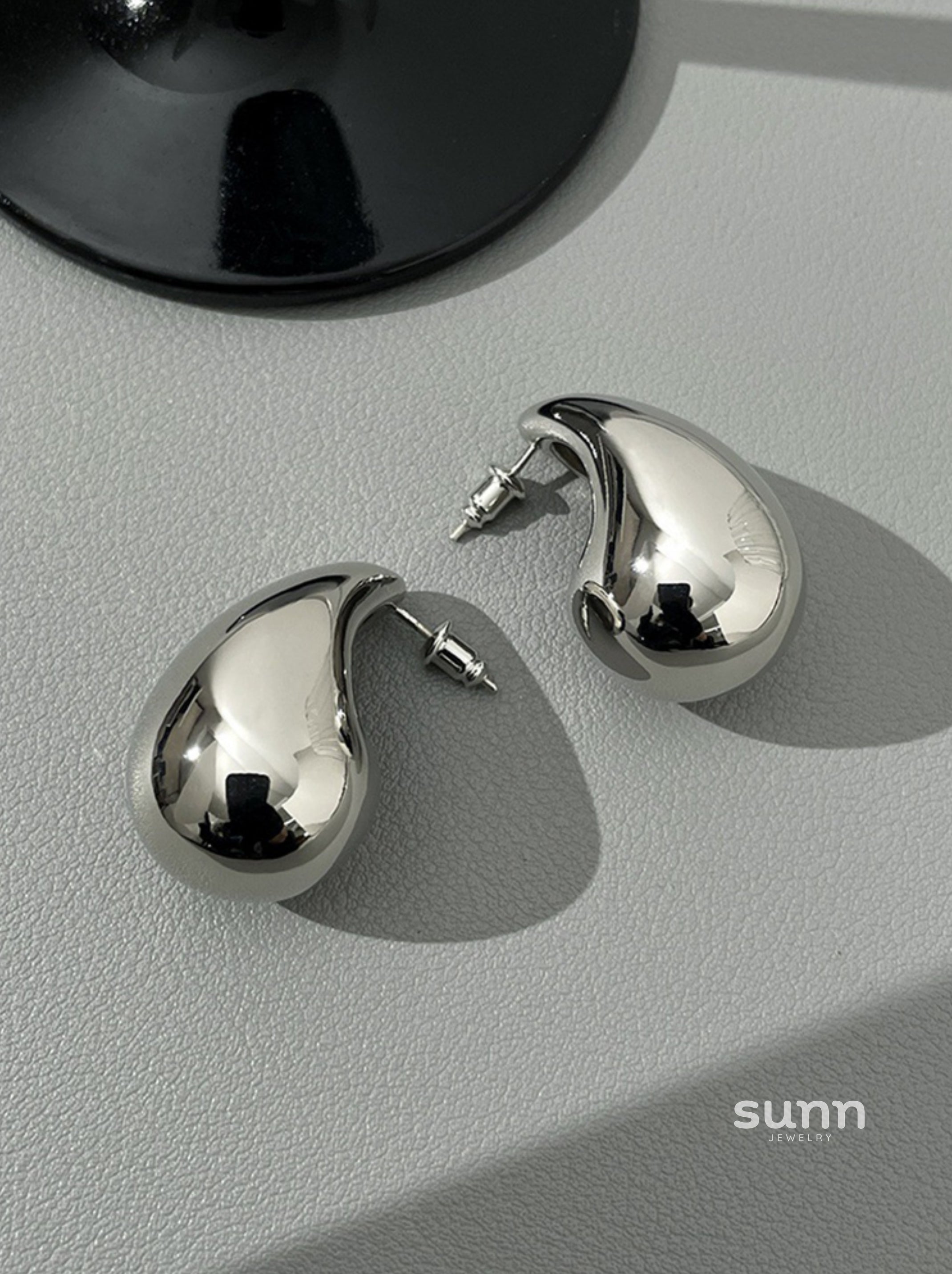 Annaleigh Polished Waterdrop Earrings [H9U1CCI6]