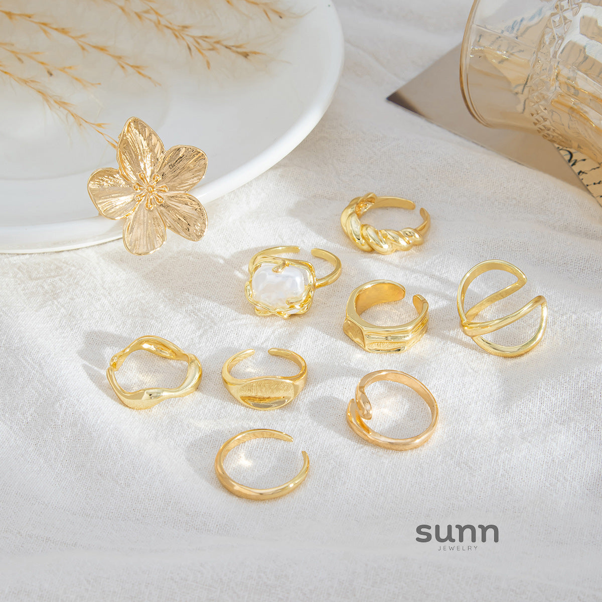 Annalicia Geometric Pearl Ring [2O74ZF6P]