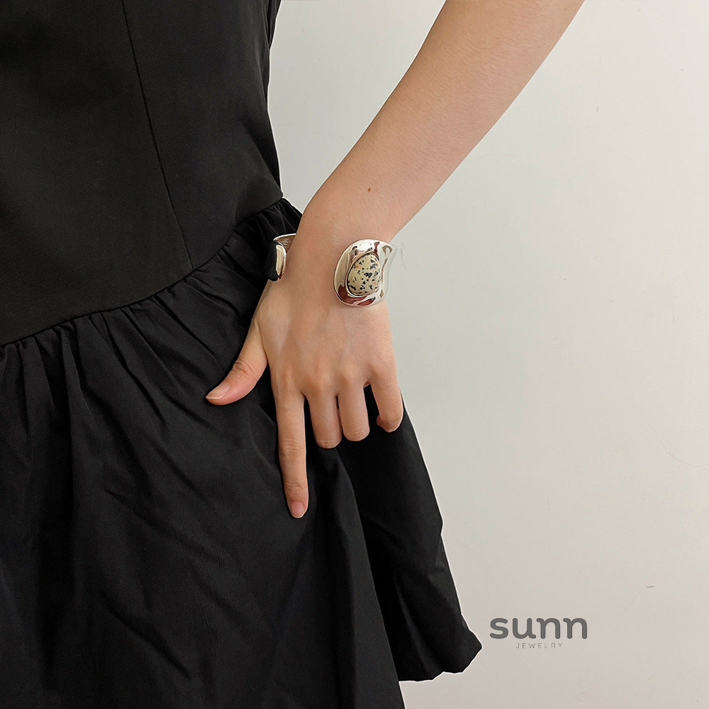 Annaly Inlaid Cuff Bracelet [BTHS82N6]