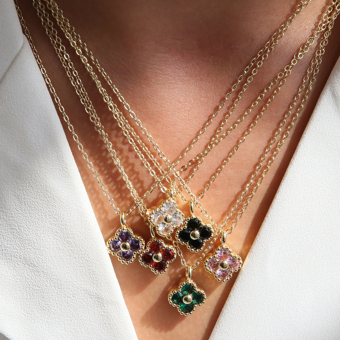 Annamae Clover Charm Necklace [Q6USWFM7]