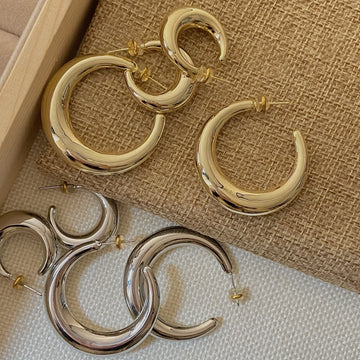 Anne Smooth Hoop Earrings