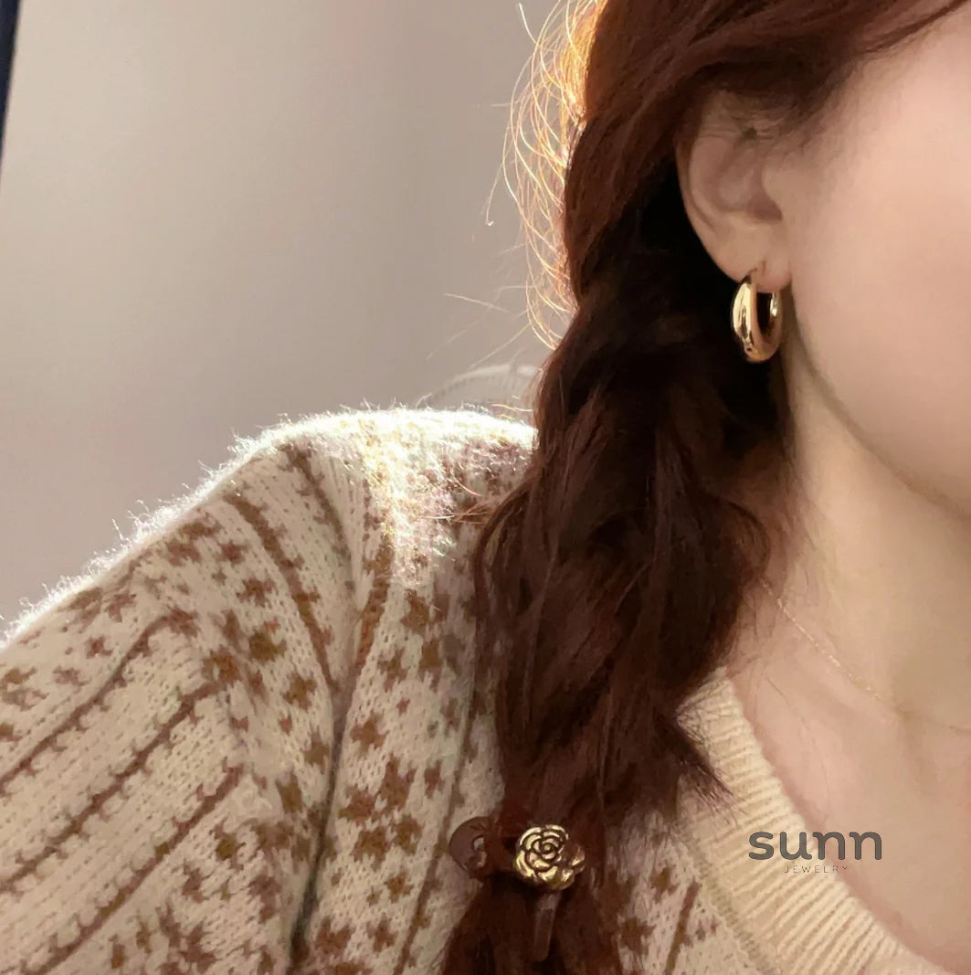 Anne Smooth Hoop Earrings